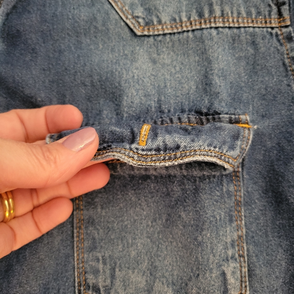 🇧🇷 Denim Button Up - Picture 6 of 6